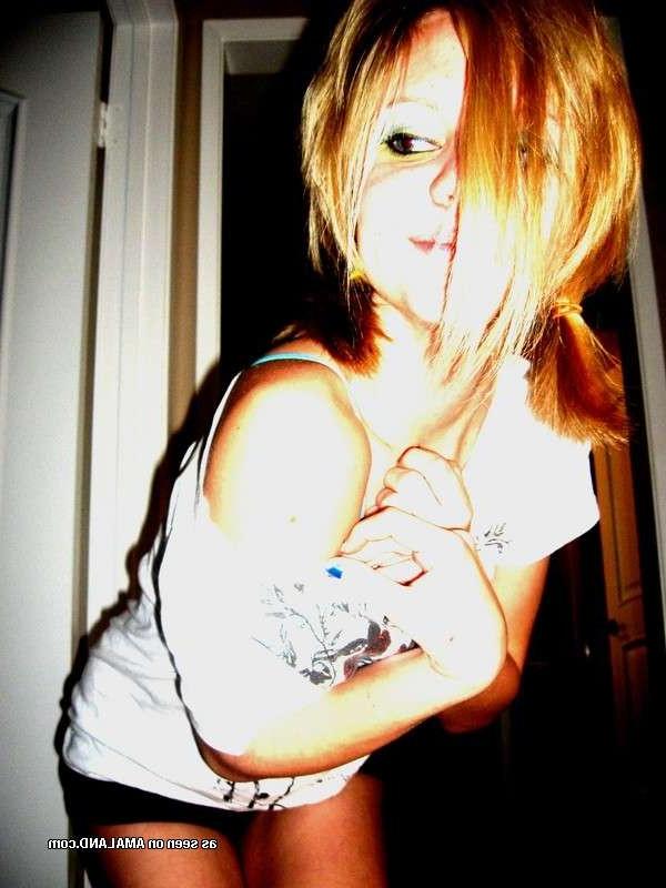 16P Picture gallery of a group of alternative hotties