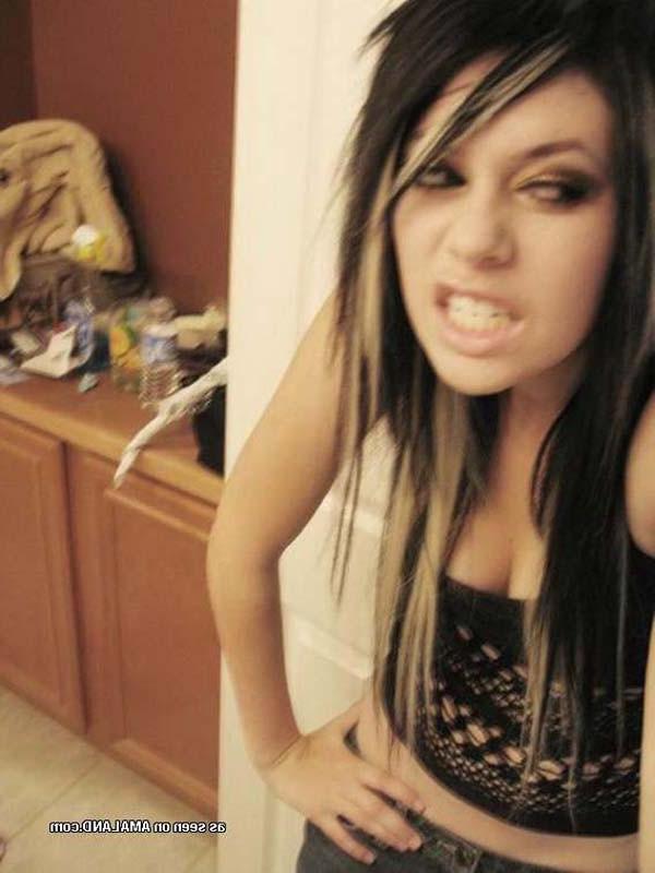 16P Picture gallery of a group of alternative hotties