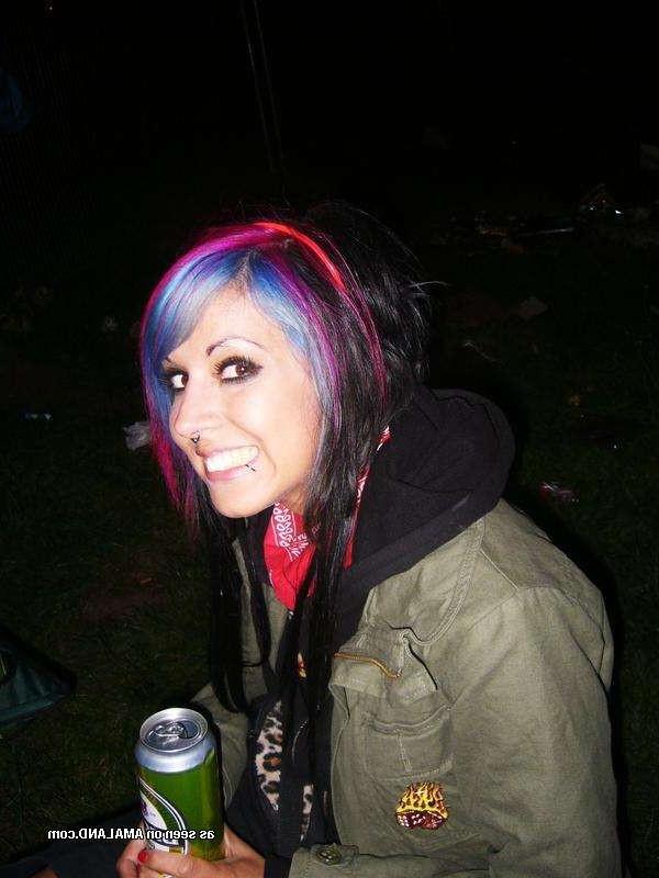 16P Hot collection of selfpics of an amateur groupie babe