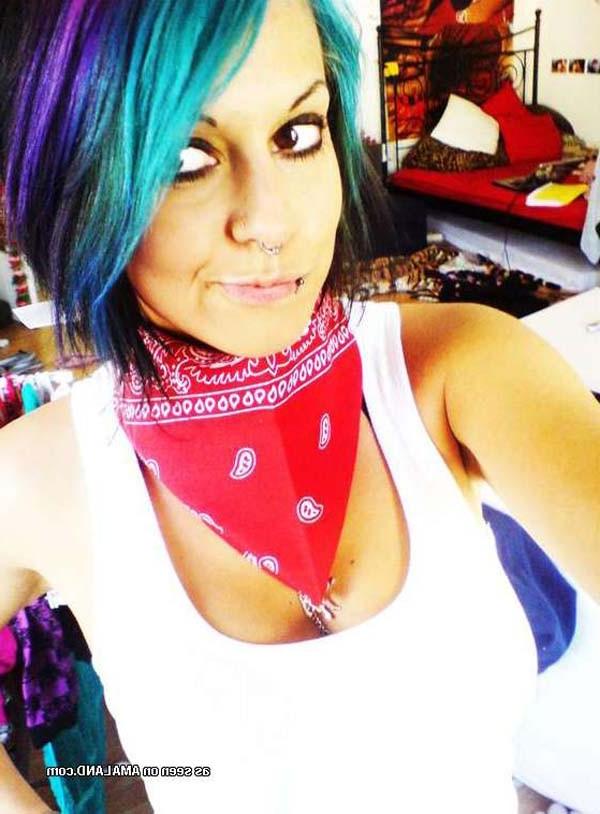 16P Hot collection of selfpics of an amateur groupie babe
