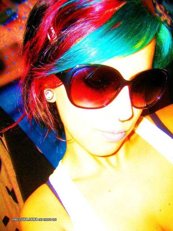 16P Hot collection of selfpics of an amateur groupie babe