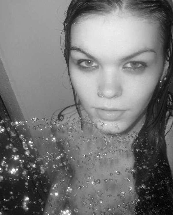15P Black and white pictures of scene GF Teri
