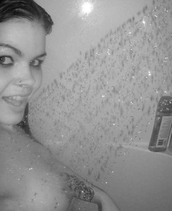 15P Black and white pictures of scene GF Teri