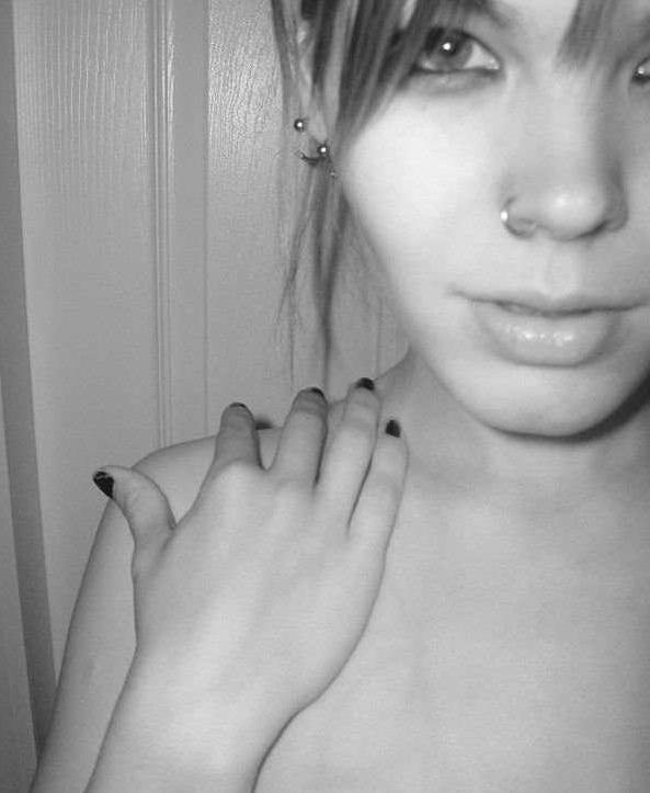 15P Black and white pictures of scene GF Teri