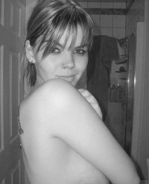 15P Black and white pictures of scene GF Teri