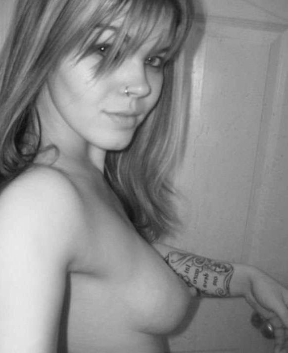 15P Black and white pictures of scene GF Teri