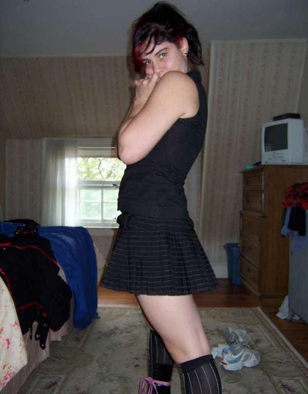 15P Hot scene babe in and out of her lingerie
