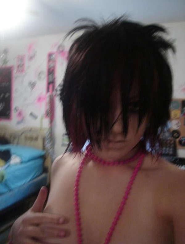 15P Pictures of sexy amateur scene bitches