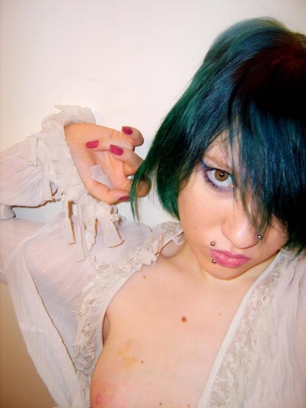 15P Pictures of random amateur scene bitches