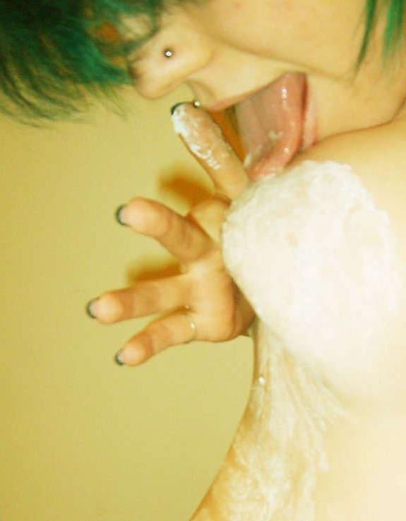 15P Pictures of random amateur scene bitches