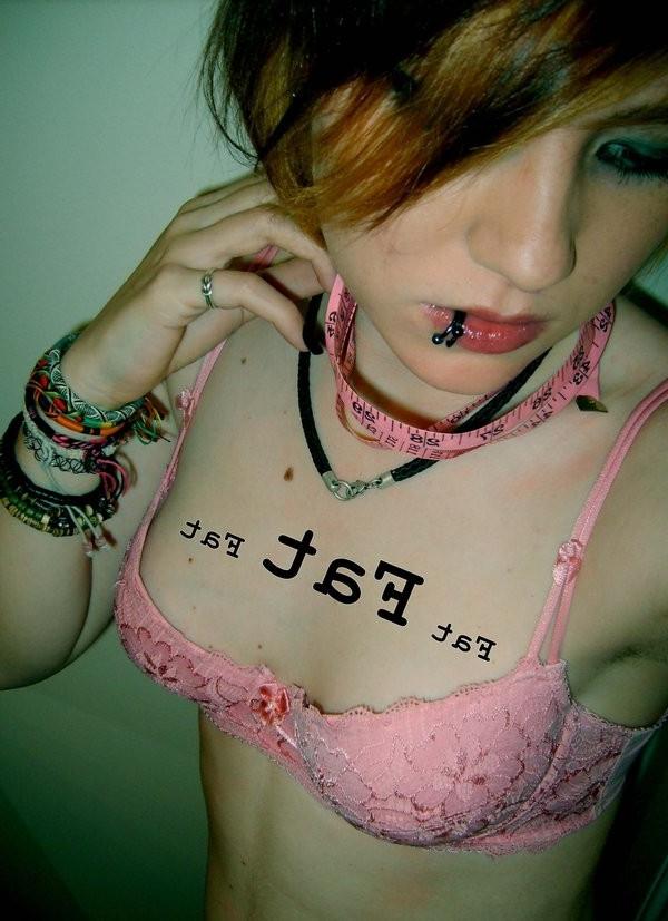 15P Pictures of random amateur scene bitches
