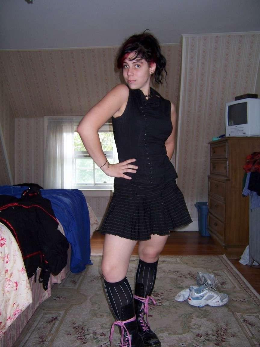 15P Shots of a posing goth chick
