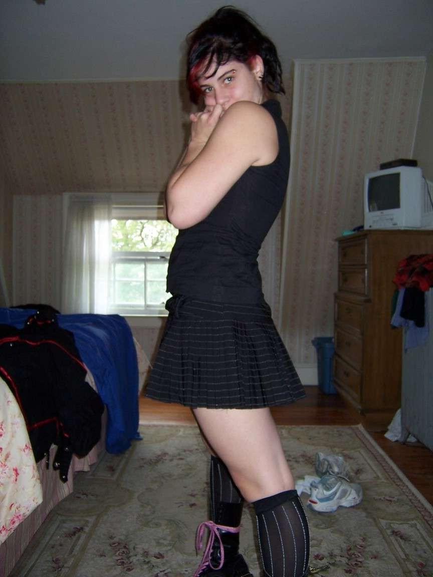 15P Shots of a posing goth chick