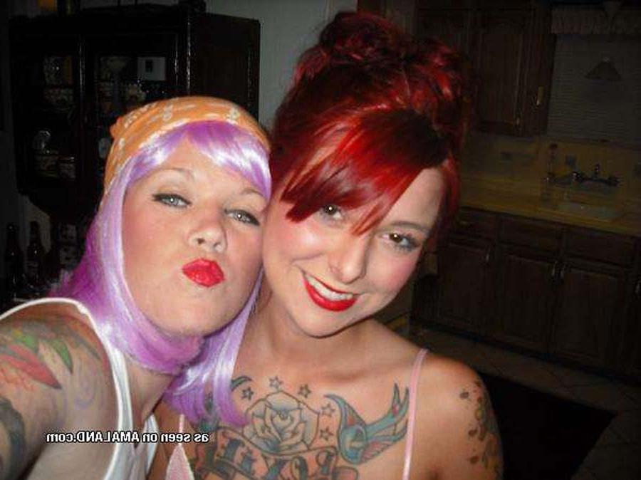 15P Photo set of a group of hot alternative babes