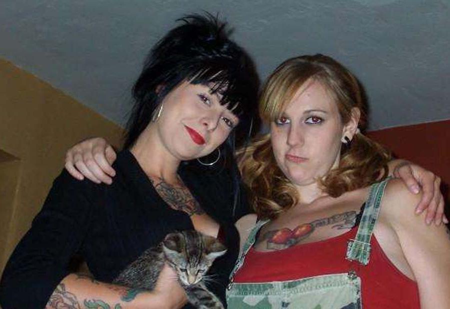 15P Photo set of a group of hot alternative babes