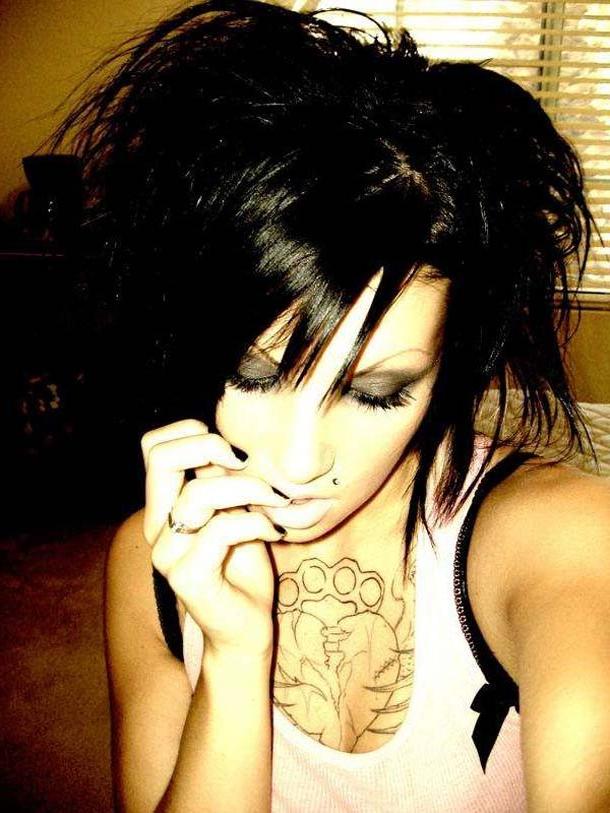 15P Pictures of hot and sexy scene babes