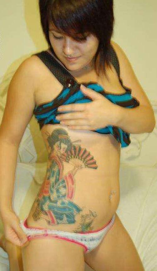15P Pictures of three tattooed scene hotties