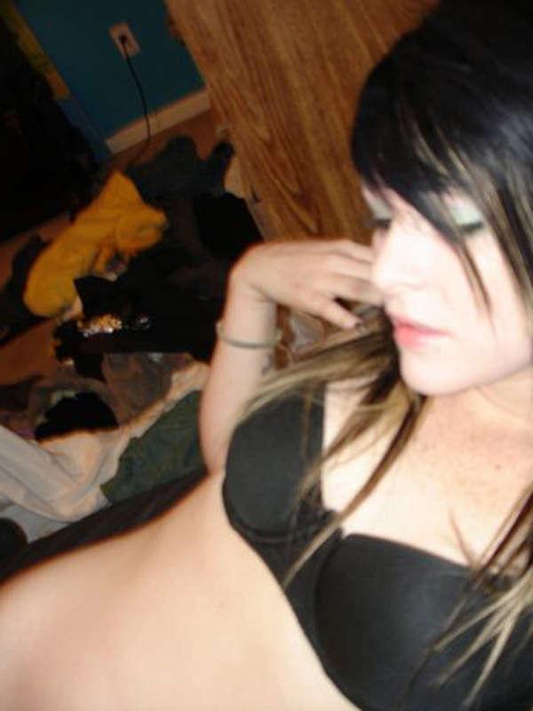 15P Picture selection of random amateur alternative hotties