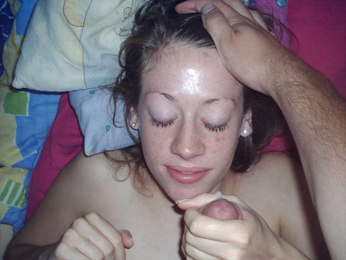 15P Pictures of a girlfriend who likes cum on her face