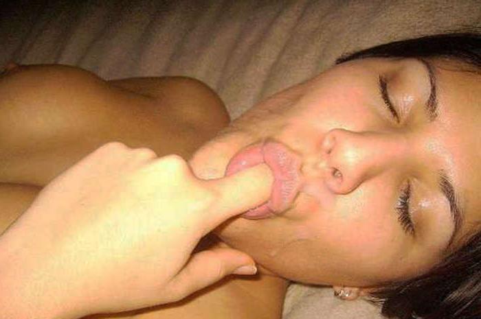 15P Pictures of a kinky babe who got a load of cum facial