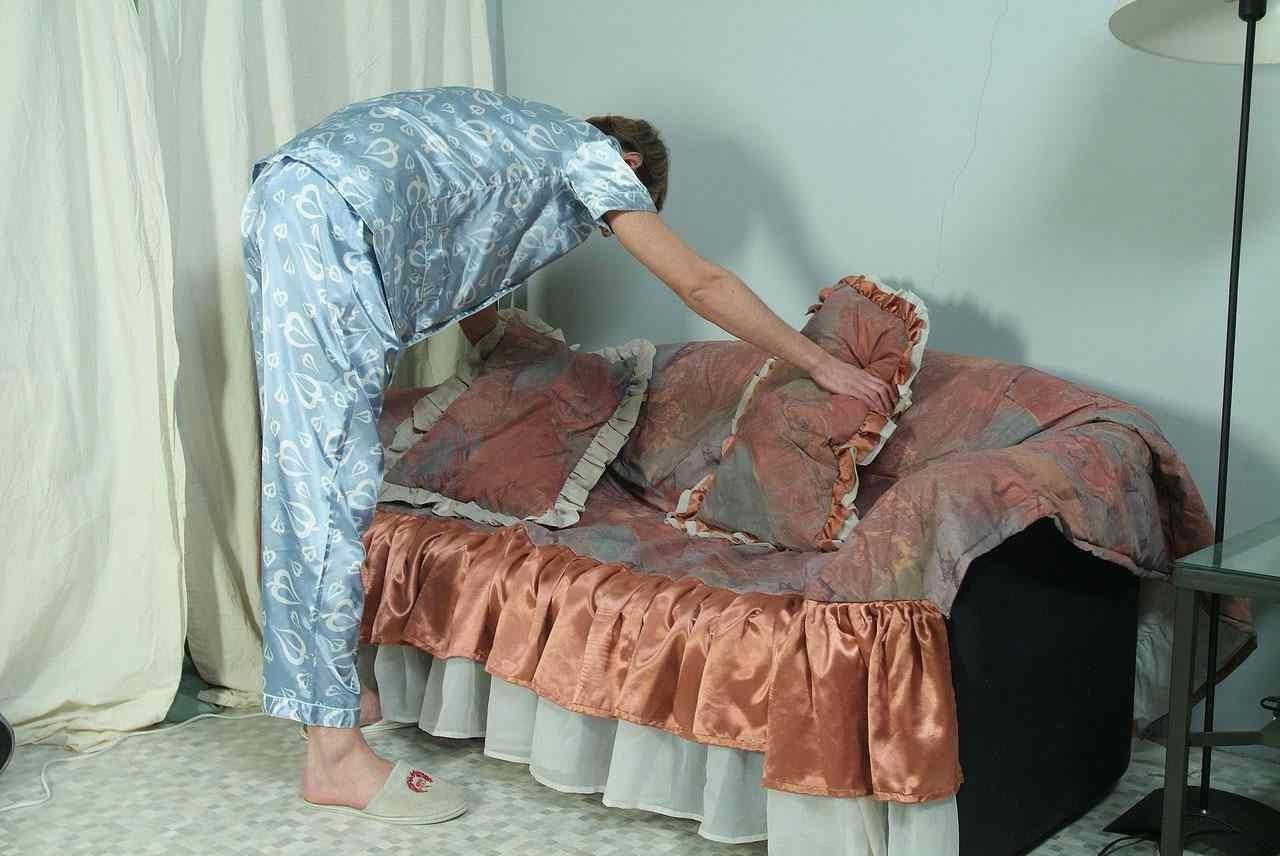 15P Crossdresser getting dressed up