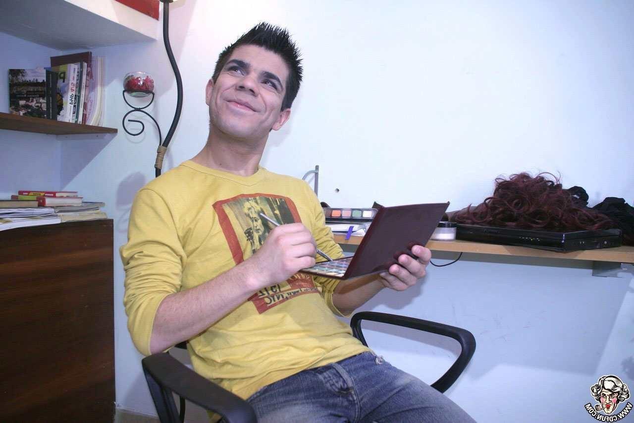 15P Transvestite getting dolled up