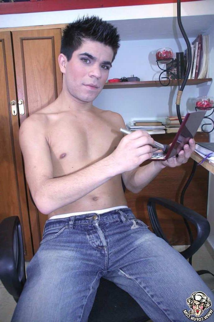 15P Transvestite getting dolled up