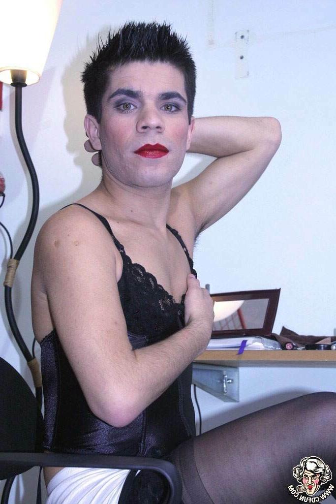 15P Transvestite getting dolled up