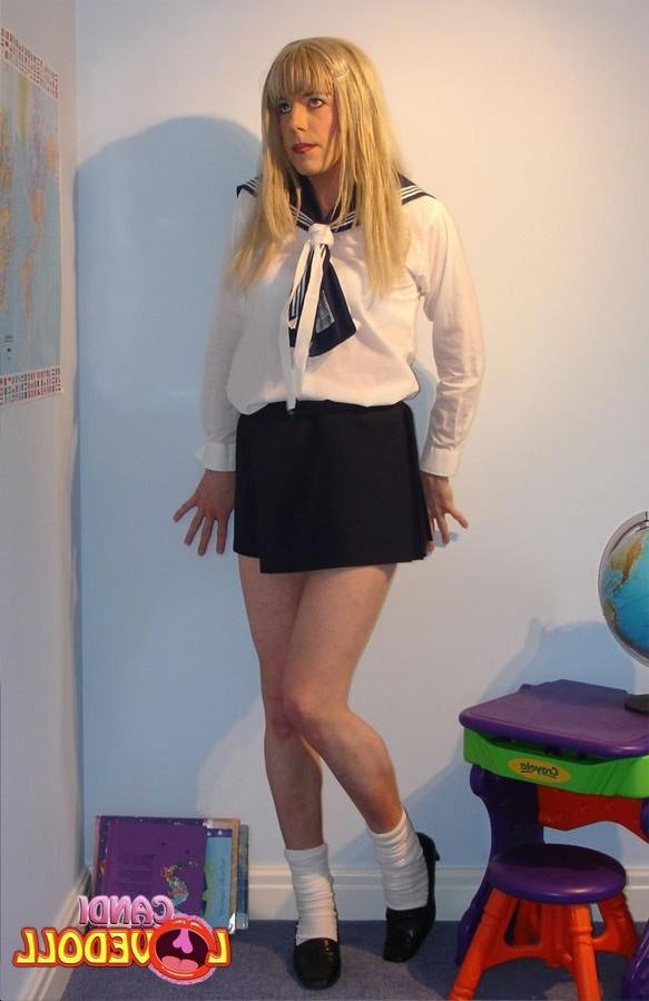 15P Naughty blonde tranny
