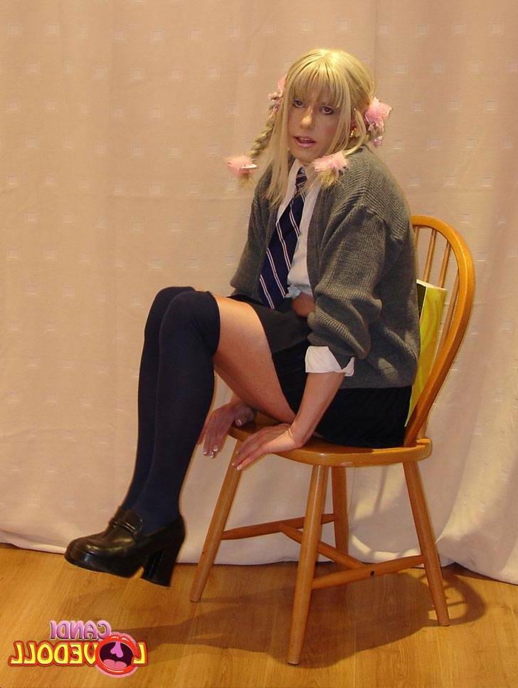 15P Tranny dressed as a schoolgirl shows her dick