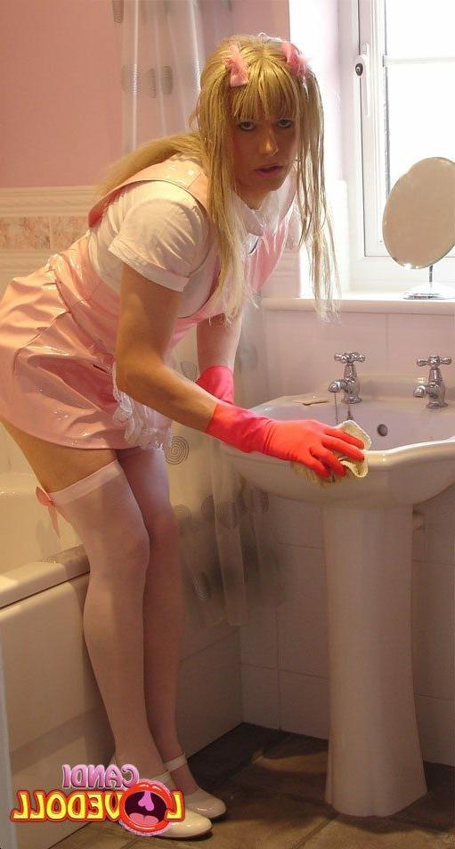 15P Blonde tranny dressed in pink