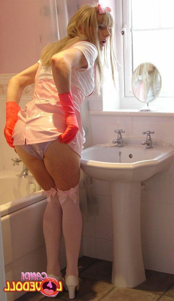15P Blonde tranny dressed in pink