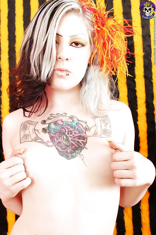 18P Young Emo Cutie in Latex
