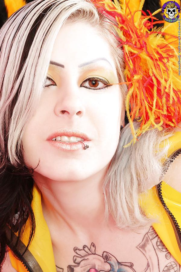18P Young Emo Cutie in Latex