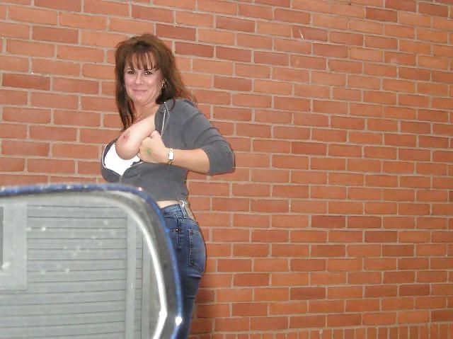 25P ShowOff Slut Wives On Net Display