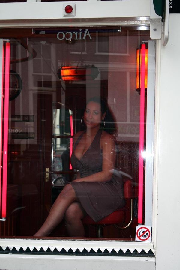 20P Horny tourist drills an amsterdam red light district hooker