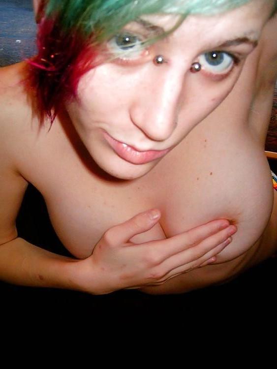 25P EMO AND GOTHIC SLUTS