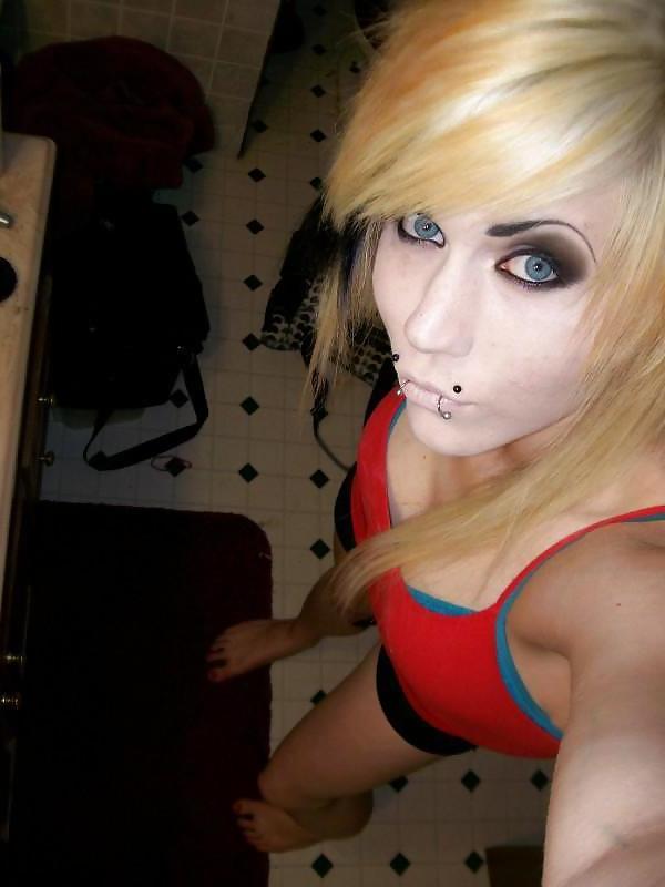 25P EMO AND GOTHIC SLUTS