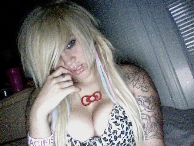 25P EMO AND GOTHIC SLUTS