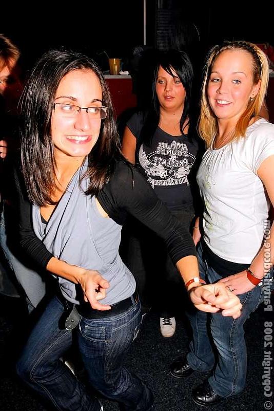 20P Teens claw for strippers and beg them to get naked