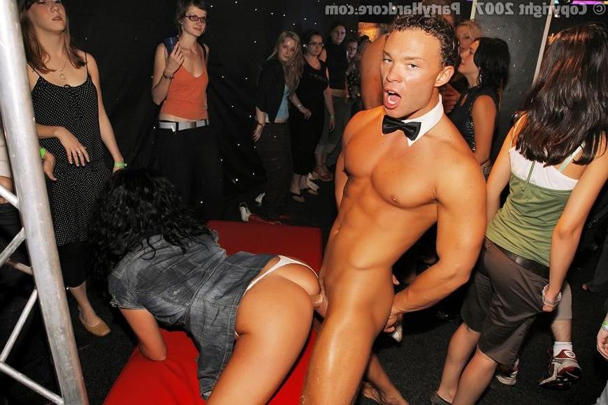 19P Festival of sticky blowjobs at awesome male strippers night