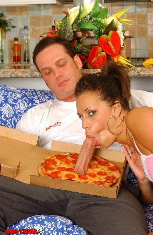 7P a babe fucked by a pizza horny guy