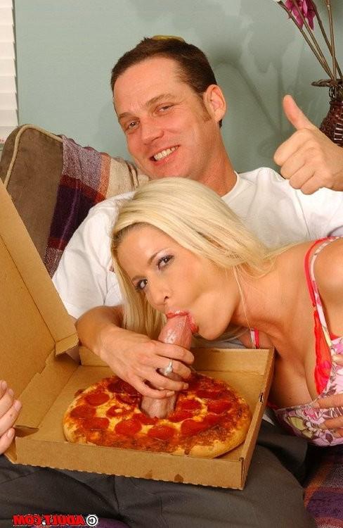 16P a girl sucking cock with a sidings of pizza