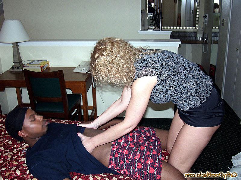 20P Naughty milf likes stranger black cocks
