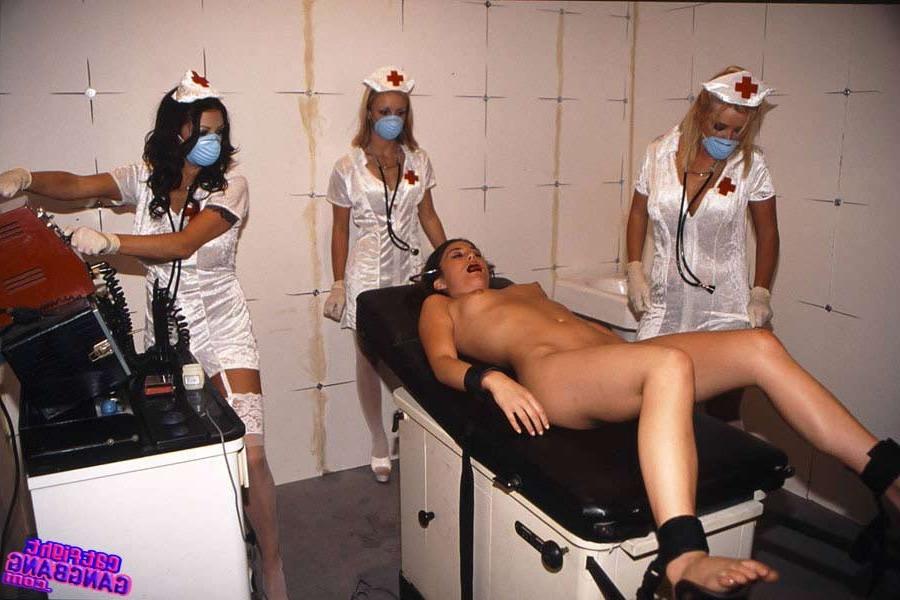 15P Anal lesbian gang bang with hot cats dildoing asses