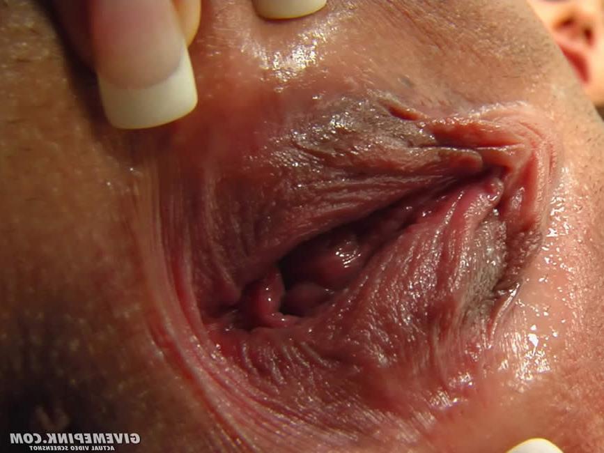 16P Brunette stuffing toys in her wet pink pussy