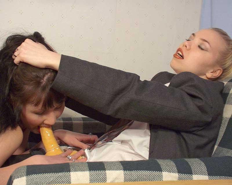 16P lesbian hardcore sex with strap-on
