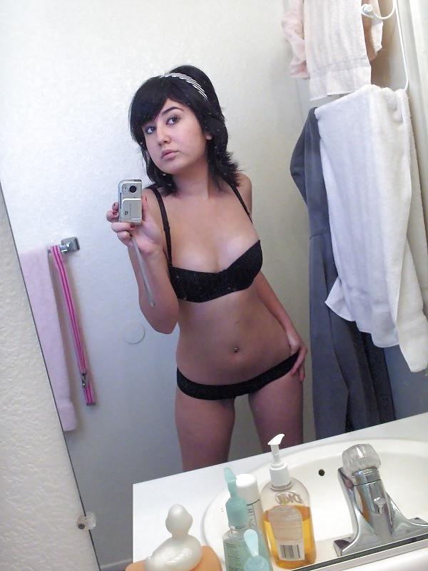 18P Emo Girl 1