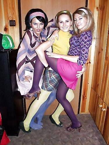 20P Amateurs in Stockings & Tights