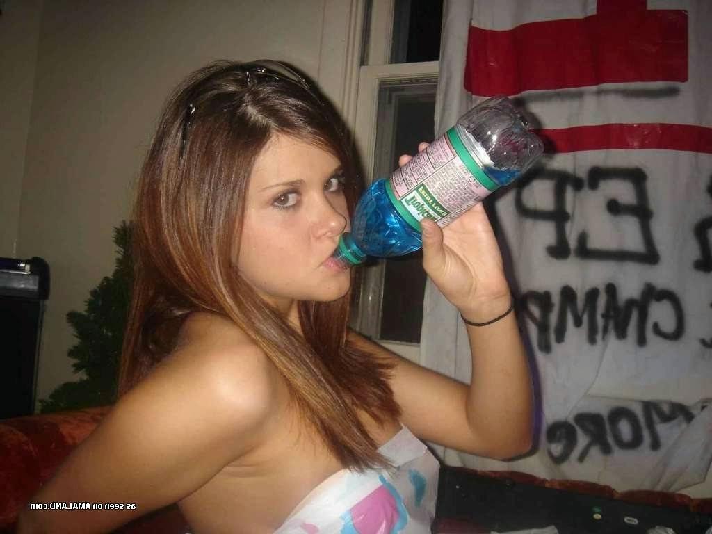 15P Cute girlfriends drinking and partying
